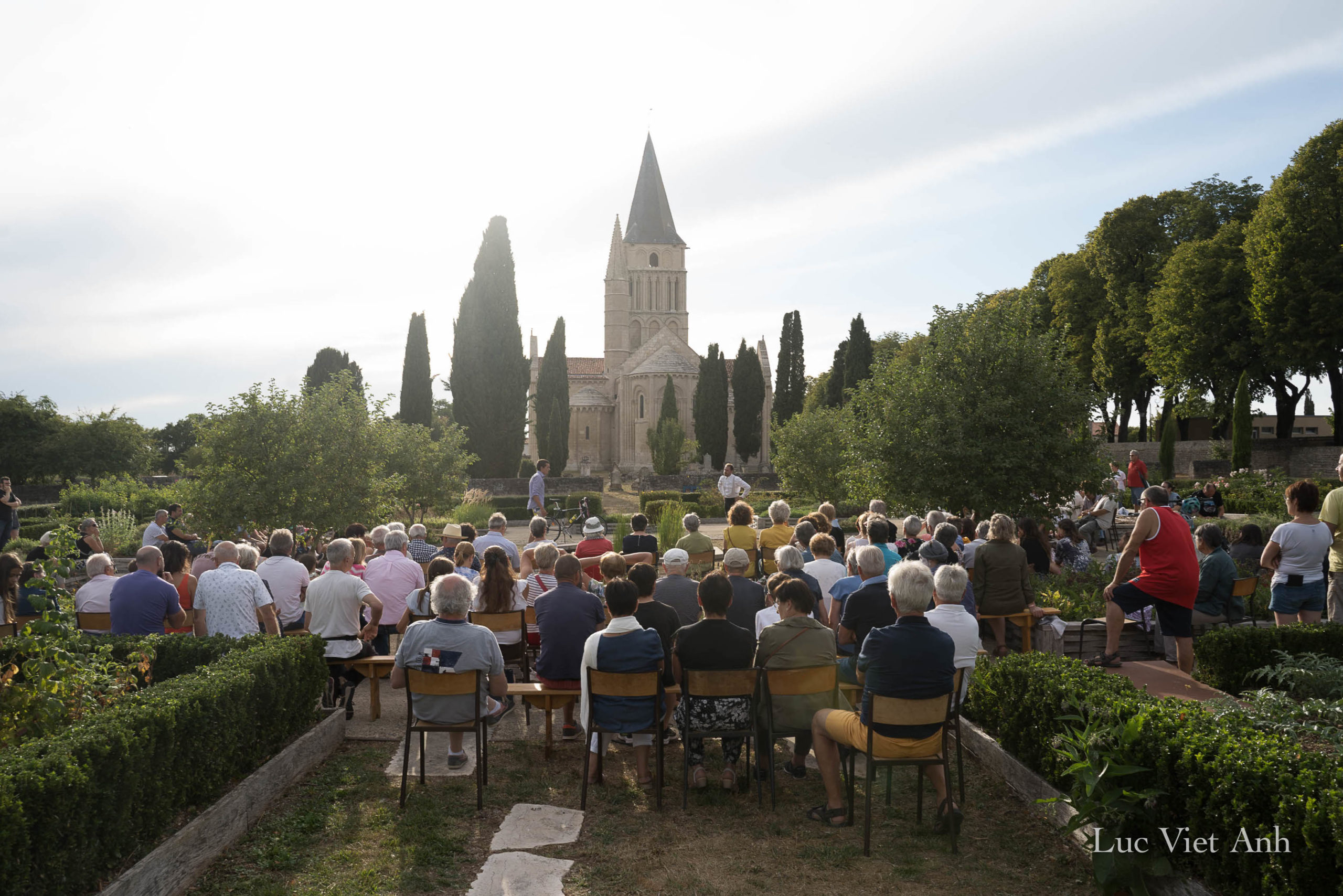Lucien Arnaud & Élio Massignat Jardin médiéval d’Aulnay 28 juillet 2022