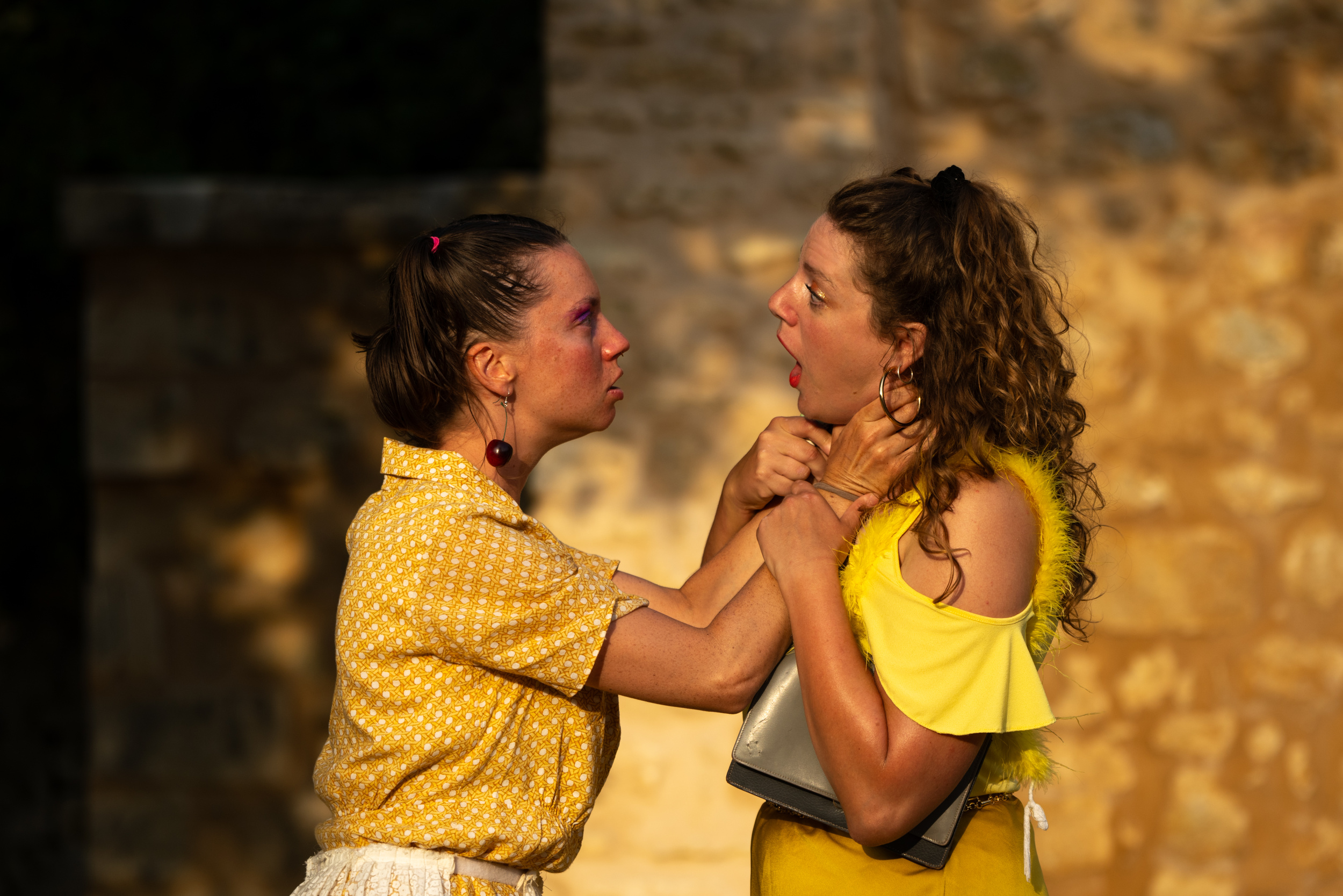 Naïma Perlot-Lhuillier & Alba Porte Au jardin de la tour de Saint-Sauvant Mardi 12 août