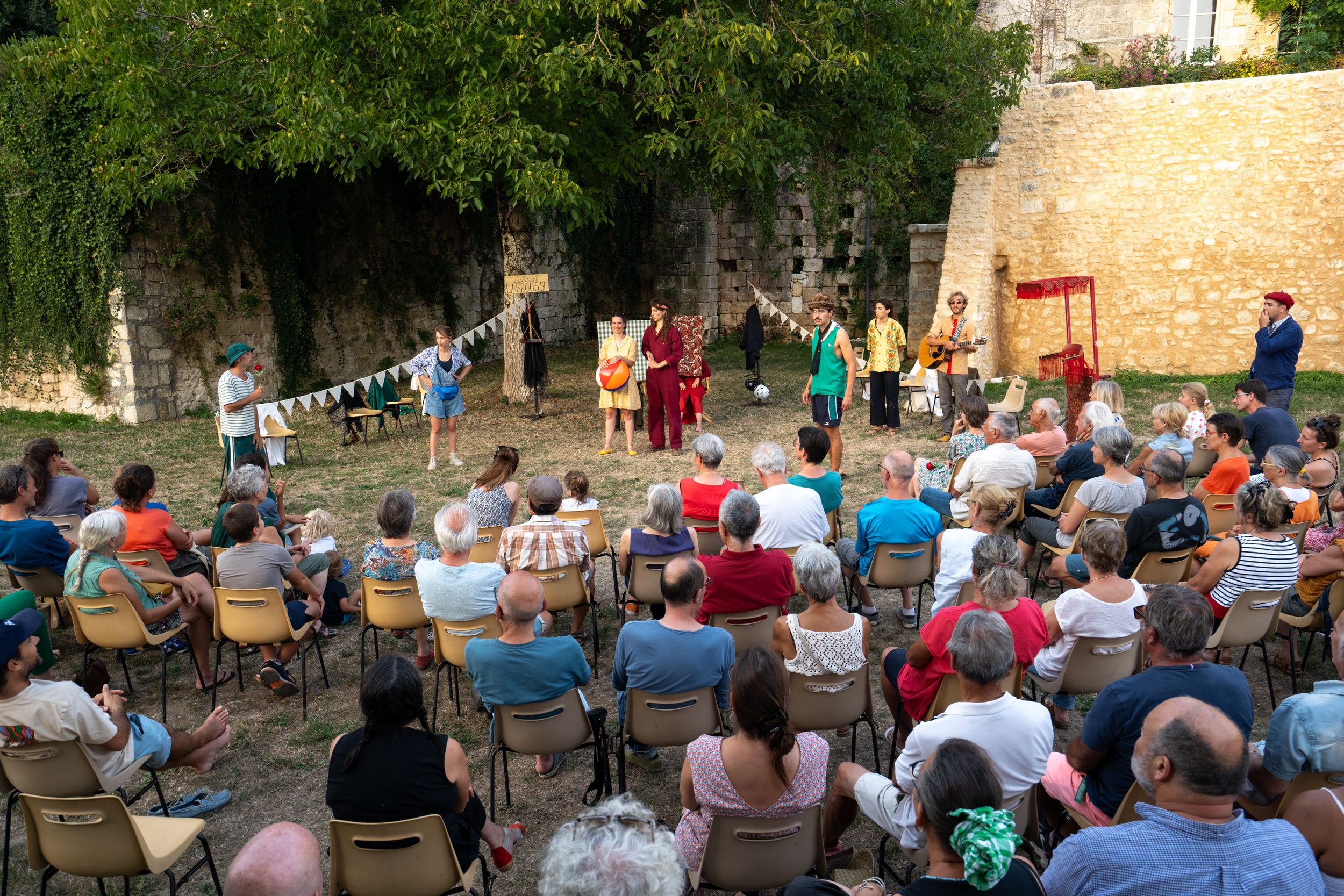 Au jardin de la tour de Saint-Sauvant Mardi 12 août